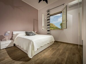 Ferienhaus | 4 Schlafzimmer, Bügeleisen/Bügelbrett, Bettwäsche