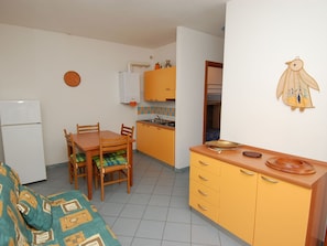 Apartment | Private kitchen | Microwave