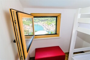 In-room safe, iron/ironing board, free cots/infant beds, free WiFi - Apartments Lucija (Novigrad)