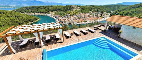 Piscine extérieure, piscine chauffée