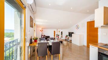 Private kitchen | Fridge, oven, stovetop, dishwasher