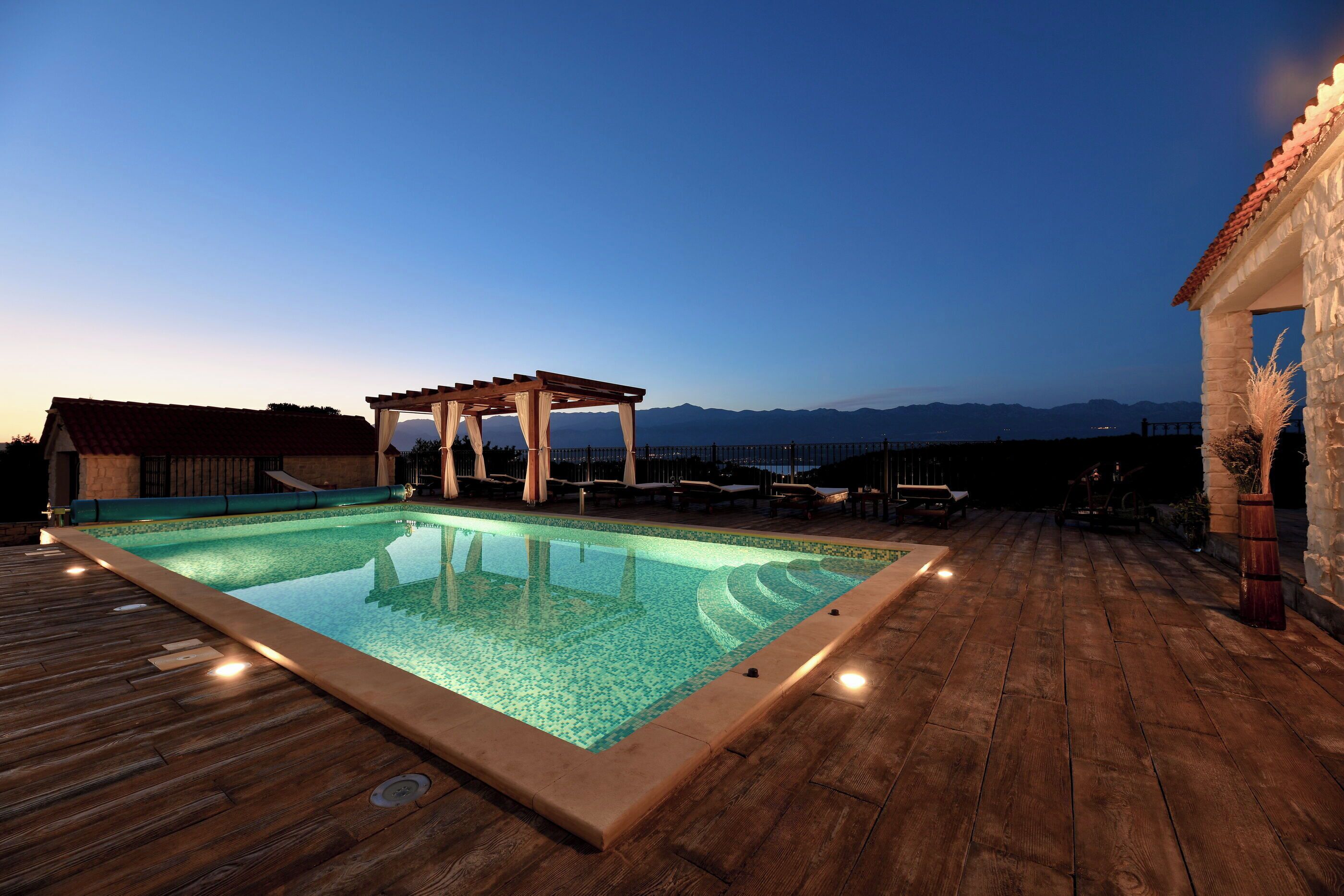 Piscine extérieure, piscine chauffée