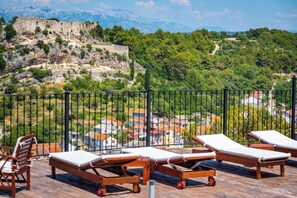 Courtyard - Apartments Lucija (Novigrad)