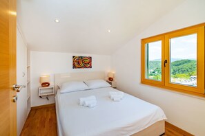 In-room safe, iron/ironing board, free cots/infant beds, free WiFi - Apartments Lucija (Novigrad)