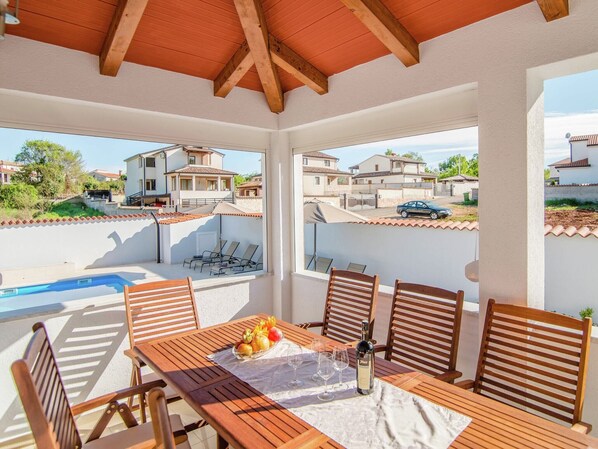 Villa | Balcony