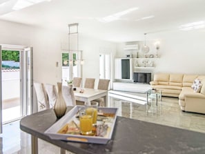 Villa | Living room