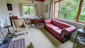 Unclassified image, 5 of 7, button - Quaint Holiday Home in Bwlch-y-groes With Garden (Llanfyrnach)
