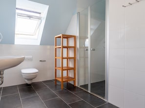 Bathroom - Ferienwohnung in Bastorf mit Meeresstrand (Bastorf)