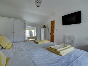 3 Schlafzimmer, individuell eingerichtet, Bettwäsche