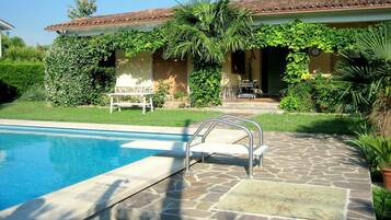 Indoor pool, outdoor pool