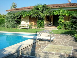 Pool - Villa in Lazise With Lake Garda Views (Lazise)