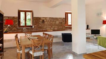 Villa | Dining
