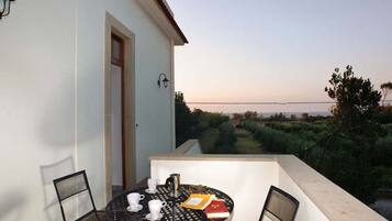 Villa | Dining