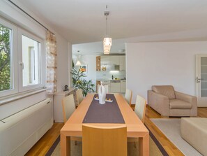 Apartment | Dining