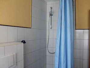 Apartment | Bathroom - Einladende Ferienwohnung mit Terrasse in Wismar (Wismar)
