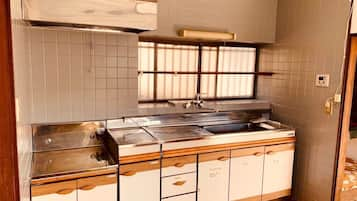 Private Vacation Home | Private kitchen | Full-size fridge, microwave, stovetop, coffee/tea maker