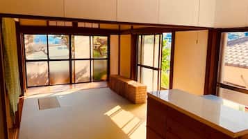Private Vacation Home | Desk