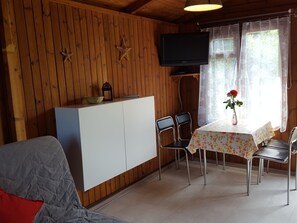 Bungalow | Eigene Küche | Kühlschrank, Mikrowelle, Ofen, Hochstuhl