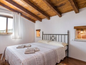 Villa - Elegant Villa in Istria With Outdoor Pool (Tinjan)