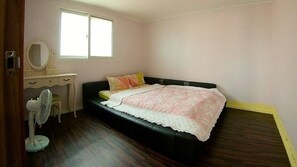 Group Room A | Free WiFi - Hill House Pension (Incheon)