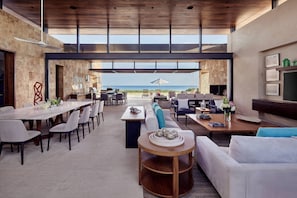 Premium bedding, memory-foam beds, minibar, individually decorated - Zadun Los Cabos, a Ritz-Carlton Reserve Residence (San José del Cabo)