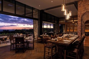 3 restaurants servant le petit déjeuner