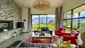 Een smart-tv, Netflix, streamingdiensten en een kantoor