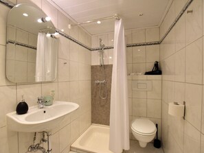 Shower, hair dryer - Boutique Apartment in Manhagen With Sauna (Manhagen)