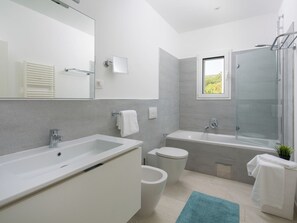 Bathroom - Peaceful Villa in Stanisovi With sea View (Rasa)