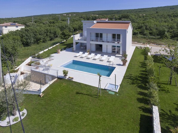 Villa | Exterior