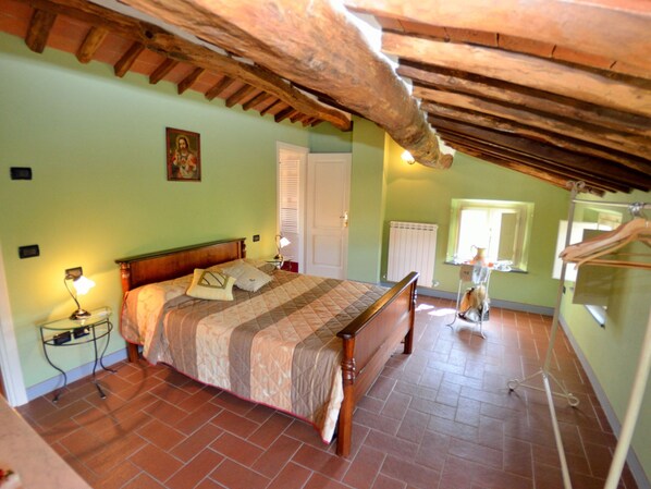 House | 2 bedrooms, bed sheets