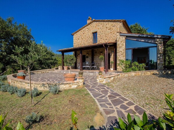 Exterior - Splendid Villa in Preggio With Swimming Pool (Umbertide)