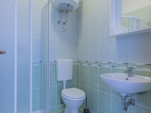 Apartment | Badezimmer | Dusche, Handtücher
