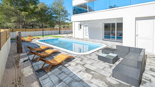 Pool - Grand Villa in Vodice With Private Swimming Pool (Vodice)
