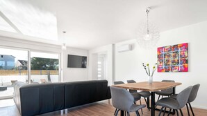 Dining - Grand Villa in Vodice With Private Swimming Pool (Vodice)