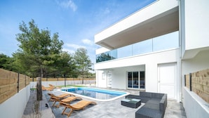 Pool - Grand Villa in Vodice With Private Swimming Pool (Vodice)