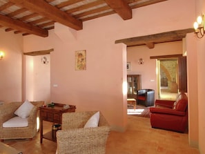 Living room - Lovely Villa in Tuoro sul Trasimeno With Pool (Lisciano Niccone)