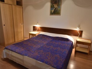 3 bedrooms, individually furnished, bed sheets - Apartment in Labin Near the Beach (Rasa)