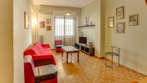 Apartment | Living room - Cozy Apartment in Athens near Aghios Ioannis Subway Station (Athens)