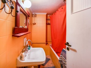 Apartment | Badezimmer | Badewanne