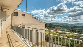 House | Pemandangan dari hartanah