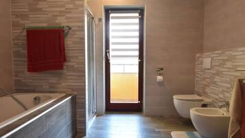 Apartment | Bathroom