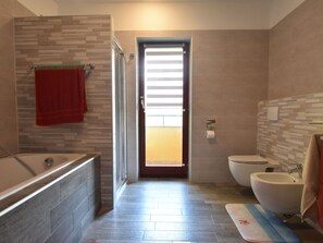 Apartment | Bathroom - Premium Apartment in Barban With Private Pool (Barban)