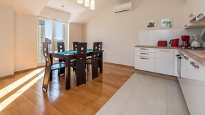 Dining - Cozy Holiday Home in Petrcane With Private Terrace (Zadar)