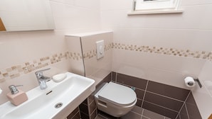 House | Bathroom - Cozy Holiday Home in Petrcane With Private Terrace (Zadar)