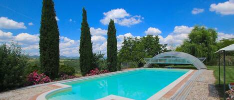 Huvila | Uima-allas | Sisäuima-allas, ulkouima-allas