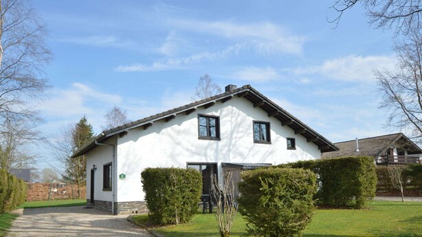 Exterior - Spacious Holiday Home in Mont With Garden (Malmedy)