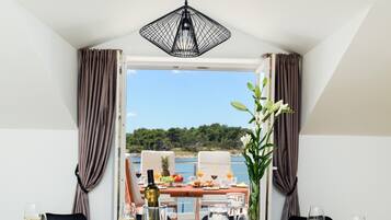 Villa | Dining