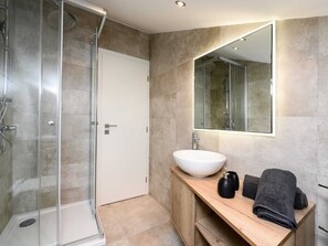 Bathroom - Modern Villa in Nin With Terrace (Nin)