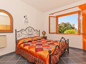 House | 6 bedrooms, bed sheets - Holiday Home in Trapani With Sea View & Pool (Valderice)
